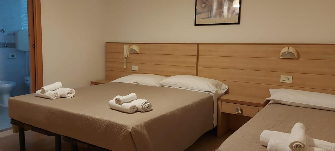 Hotel Brezza Rimini Exterior photo