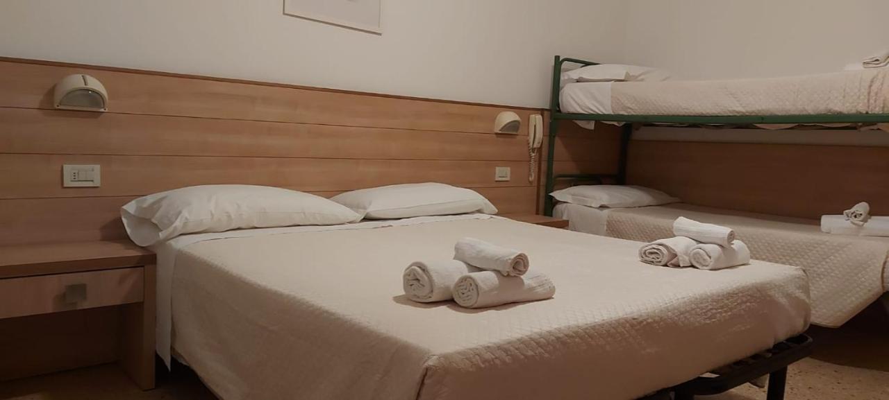 Hotel Brezza Rimini Exterior photo