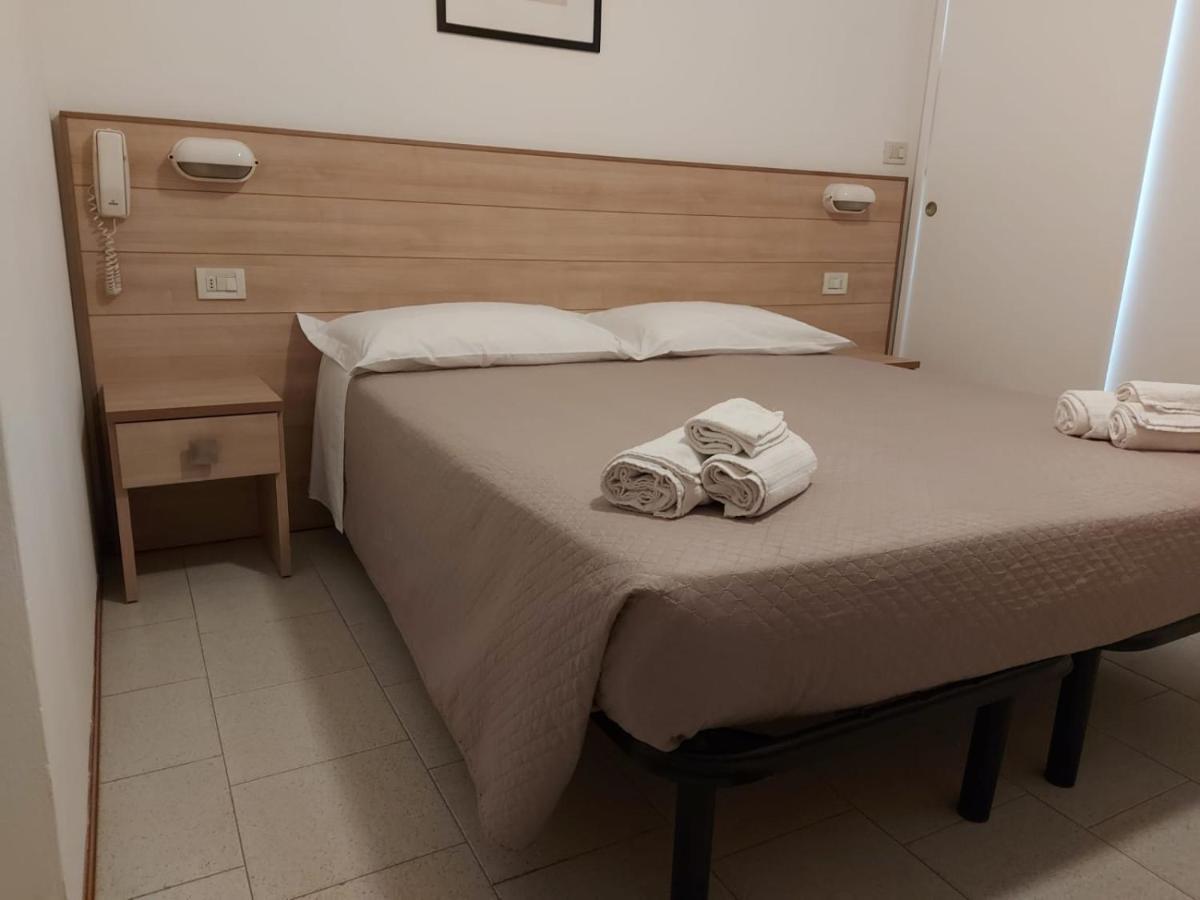 Hotel Brezza Rimini Exterior photo