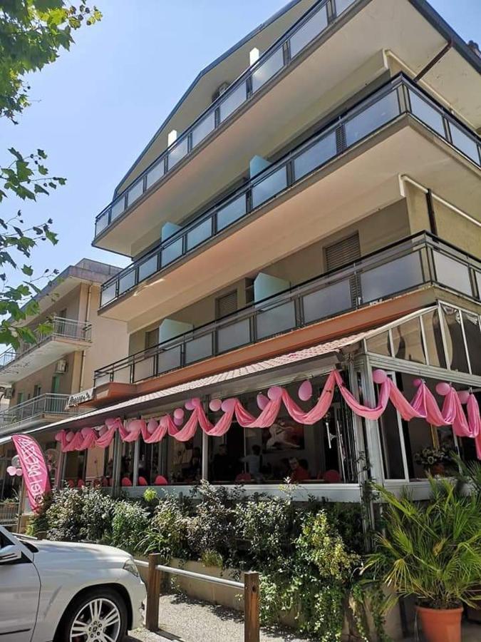 Hotel Brezza Rimini Exterior photo